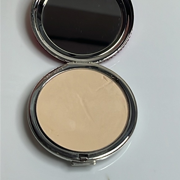 JUDITH LIEBER VINTAGE HELLO KITTY COMPACT - Picture 8 of 10